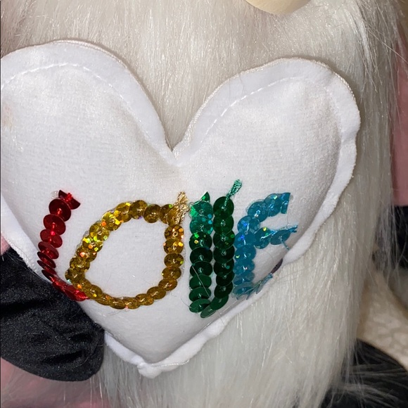 Rae Dunn BE KIND Valentine’s Day Gnome - Picture 2 of 2